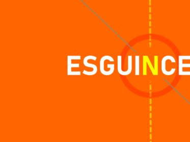 Fondo naranja con la palabra “ESGUINCE” en blanco y la letra “N” destacada en amarillo, acompañado de líneas y un círculo decorativo, relacionado con cómo se cura un esguince.