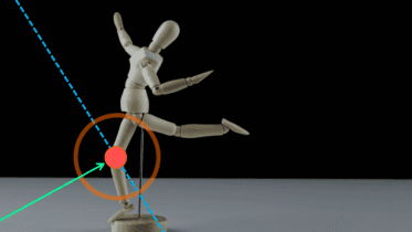 Figura de madera articulada en posición de carrera, con énfasis visual en la articulación de la rodilla mediante un círculo naranja y líneas de dirección.